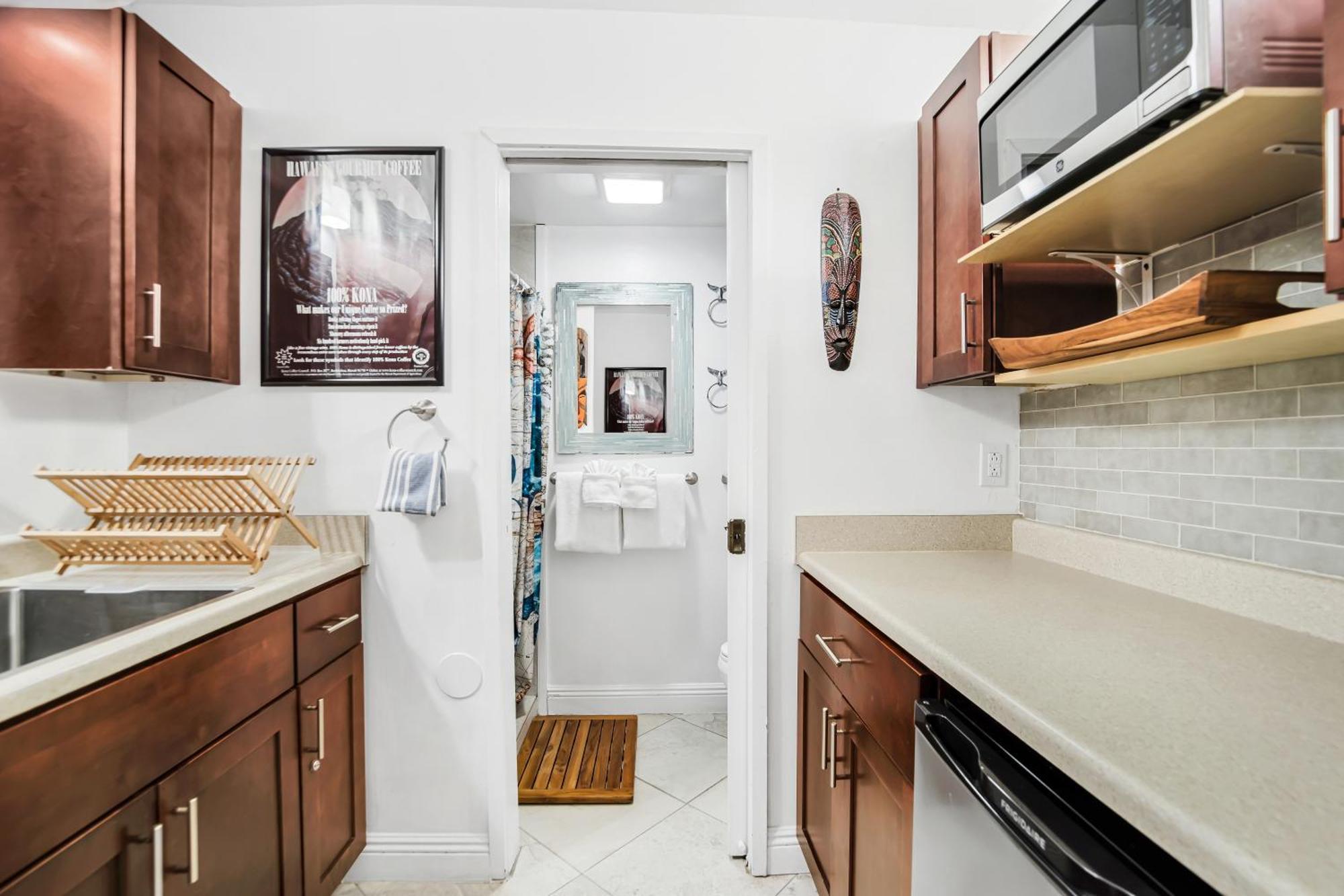 Downtown Hawaiian Paradise Condo With Hot Tub, Pool & Beach - Kona Islander Inn Kailua-Kona Extérieur photo